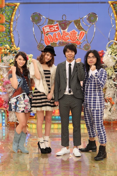 「笑っていいとも！」2010年10月期の新レギュラーに決定したAKB48秋元才加、佐々木希、ロッチ（左から）。(c)フジテレビ