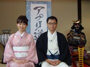 「アプリ道」司会のいとうせいこうとアシスタントの松本志のぶ。(c)NTV