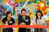 「電波少年同窓会」に出席する松本明子、有吉弘行、森三中・黒沢（左から）。(c)NTV