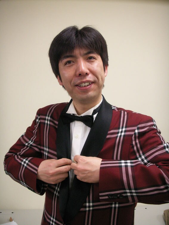 「ビートルズなぞかけ」に挑戦したWコロン・ねづっち。