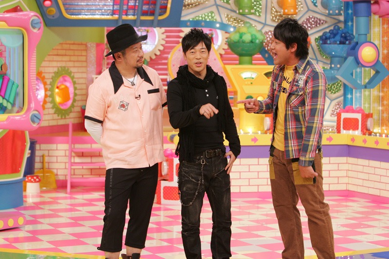 収録開始直後は照れながらも和気あいあいとした雰囲気。(c)KTV