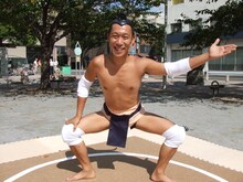 「～相撲で旅するバラエティ～『はっけよい自分探し』」に出演するヴィンテージ武井。(c)メ～テレ