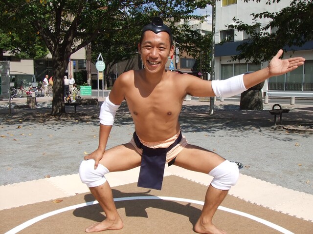 「～相撲で旅するバラエティ～『はっけよい自分探し』」に出演するヴィンテージ武井。(c)メ～テレ