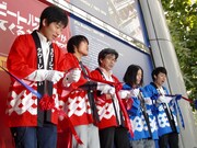 開店前には、タワーレコード髙木哲実社長、ピース、ジャルジャルがこの発売を記念してテープカット。髙木社長は「できるだけ多くの方々のお手元に届くように」とイベントにかける思いを語った。