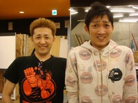 鈴木つかさとNON STYLE石田。(c)吉本興業