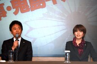 主演の浜田雅功（左）とヒロインの内田有紀（右）。