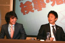 浜田雅功（右）と12年ぶりに共演する濱田岳（左）。「当時10歳で、浜田さんにまちがってタメ口で話しかけてしまい、壁に頭をガンガン打ち付けられました」と語り、「ウソつけ！ お前それはないわ！」と浜田にツッコまれていた。