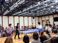 打つ順番でもめるライスに対し、見事なコンビネーションを見せたウーマン。「大阪帰っても卓球やろな」と、卓球を通じてウーマンは絆を深めた様子だった。