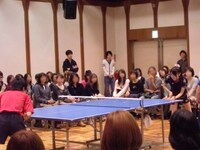 決勝前、MC陣にはやしたてられ土岐に「付き合いたい」と告白した岡田。「年下は……」と断られ、MC陣が「岡田が勝ったら？」とさらに土岐に迫ると「背が低い人は……」とまたも断られ、さらに負けてしまうという散々な結果となった。