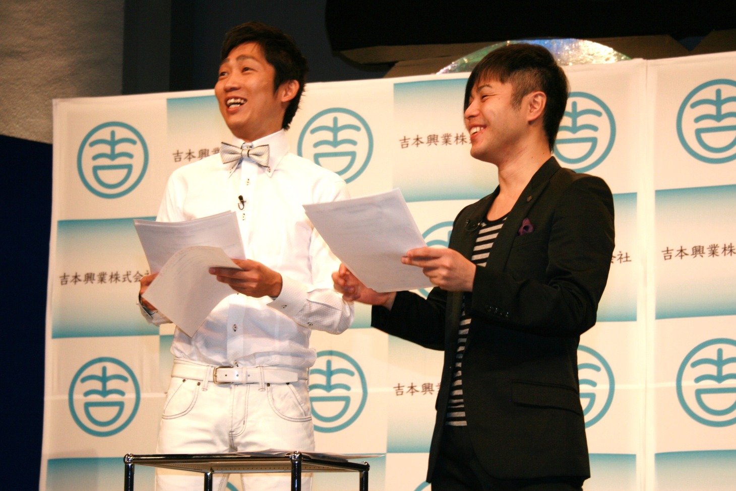 会見場にはファンも詰めかけ、ライブにまつわるアンケートを実施。「井上の断髪式が見たい」という回答に井上は「絶対やりません！」と突っぱねていた。