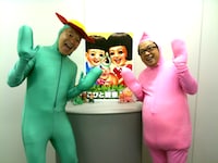 “こびと”に扮装してDVDをPRしたキャイ～ン。