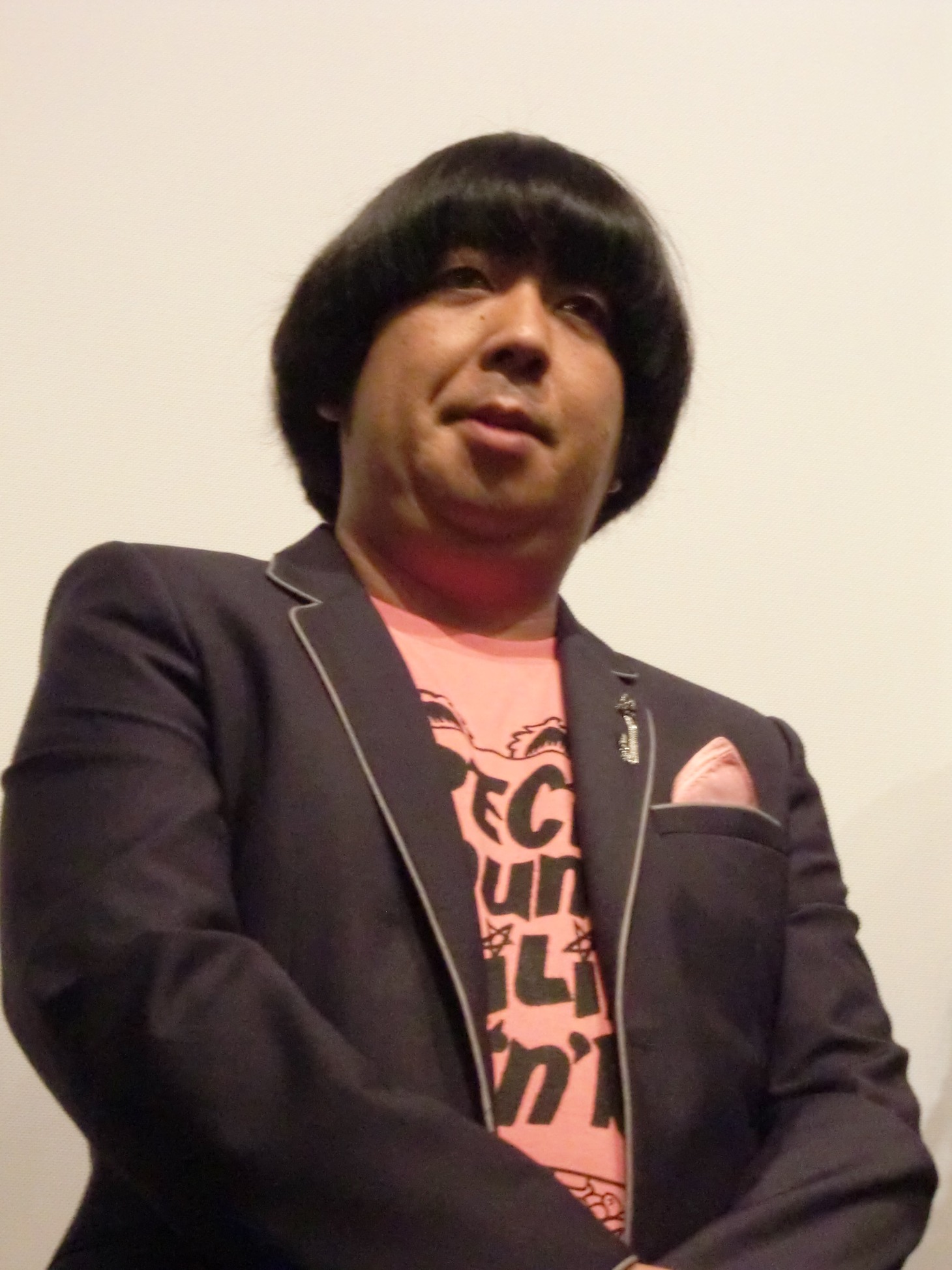 痴漢役の感想を聞かれ、「基本は快感」と答えた日村。「変態チックに言うと、片瀬さんと裁判でやり合うシーンのとき、息がちょっと上からかかるのとか最高の経験でした」と楽しそうに語った。