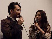 片瀬が「検事役なんですが」と語り始めると、「新沼謙治さんじゃないんですね？」とツッコむ設楽。片瀬は慣れた様子で「ええ、新沼さんじゃないので」とやりあった。