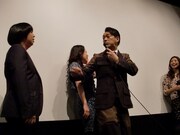 “後ろ歩きの天才”と絶賛するマイケル・J・フォックスの名シーンを再現する設楽。