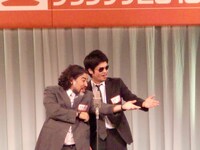 写真はストロベビー。プチブレイク中のマラドーナのモノマネで見事3回戦進出した。