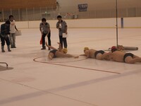 「ブーリング」の一場面。