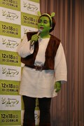 もはやシュレックそのものと化したハリセンボン春菜。