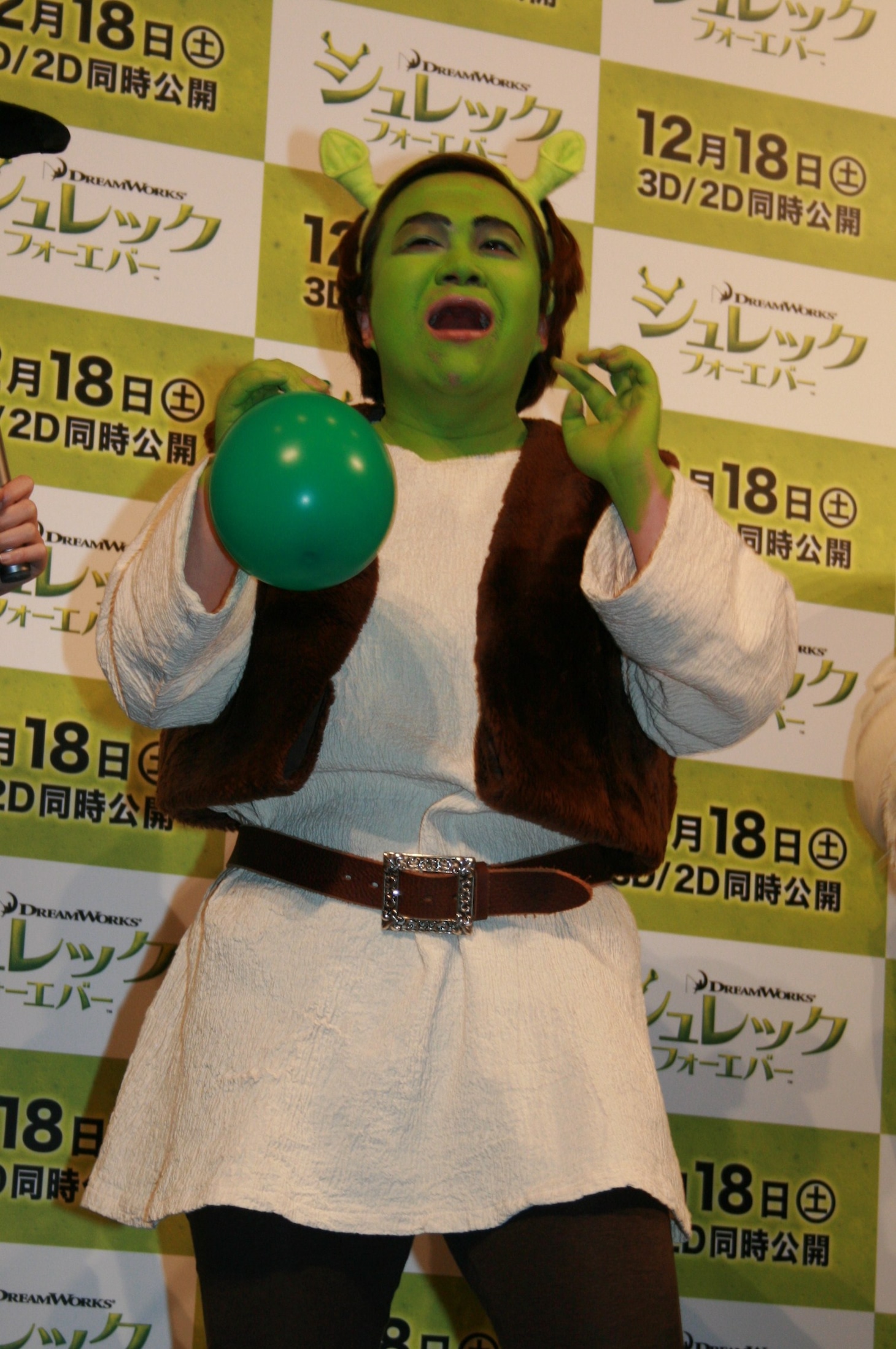 「ムリ！ 耳が変になる！ 鼻から変な汁が出る！」と涙目の春菜。