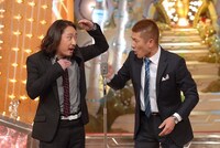 前回「鳥人」のネタで大会委員長の島田紳助から初の100点満点という評価を得た笑い飯。今回がラストイヤーとなる。(c)ABC