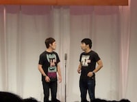 インポッシブル。彼ららしいアクションを活かした漫才を展開。