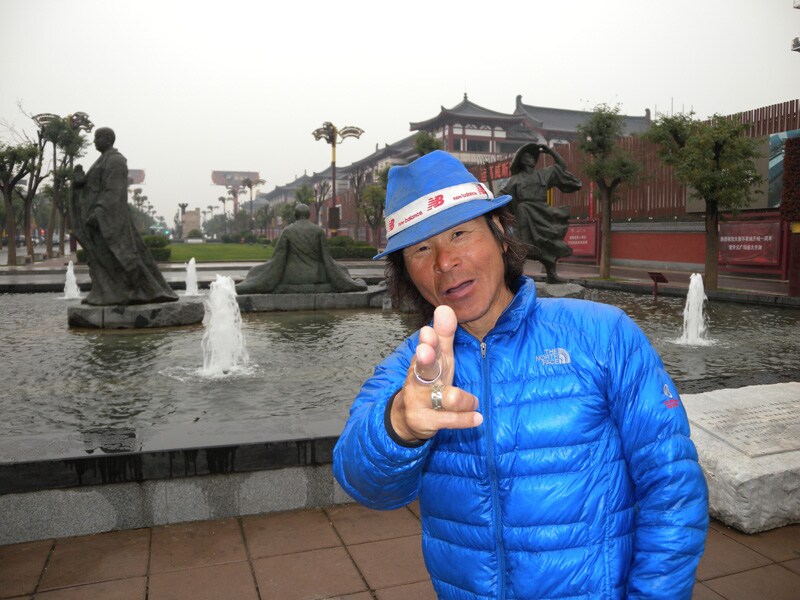 写真は間寛平。(c)間寛平アースマラソン製作委員会