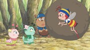 「昆虫物語 みつばちハッチ～勇気のメロディ～」の一場面。左から2番目のキャラクターがココリコ田中演じる「クネクネ」。(c)2010 タツノコプロ/映画「みつばちハッチ」製作委員会