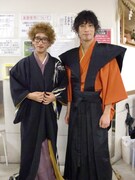 大喜利のお題を出す女将軍・ボンと、将軍のために面白い大喜利を探す大奥総取締のカナリア安達。