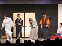 大奥たちの中でもっとも面白い回答をだしたハブ。しかし、殿のお気に召さず、辱めを受けることになってしまった。