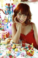 写真集「桜 稲垣早希」掲載の1枚。