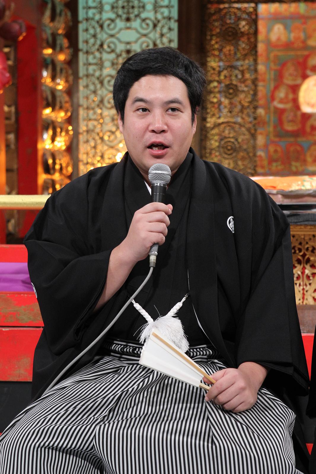 来年の目標を聞かれて「芸能人と付き合ってみたい」と熱弁したタカ。