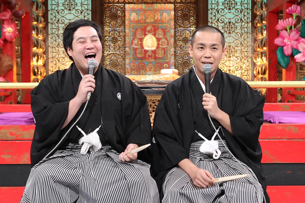 会見の様子。