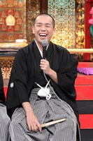 会見中、タカのボケにしなやかにツッコんでいたトシ。