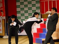 小杉が楽屋に置いていた某テーマパークのバッグを巡って、舞台は一時騒然とした。