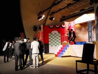 サプライズゲストとしてブラマヨと親交の深い後輩・烏龍パークが登場。全く知らされていなかった吉田と小杉は期待に胸を膨らませたが、2人を見た瞬間「チュートリアルとかやと思ったのに」とあからさまにガッカリした。