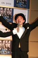 「HEROES」でマシ・オカが発する有名なセリフ「ヤッター！」を真似たキングオブコメディ今野。