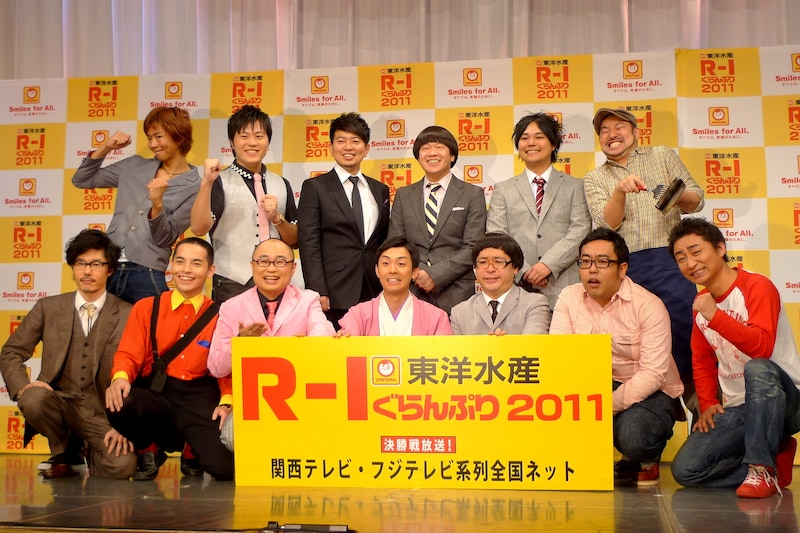 「R-1ぐらんぷり2011」の記者会見に出席した面々。