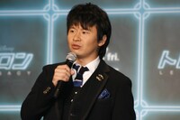 オリヴィア・ワイルドから「クールでシックで髪型も好き」と賞賛され、「クールでシックだなんて32歳にして初めて言われた。よく地味だと言われるので嬉しい」と照れた若林。