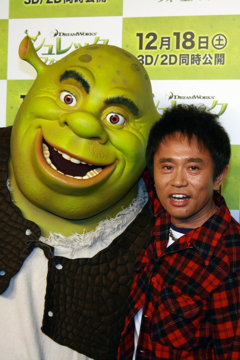映画「シュレック フォーエバー」で主人公シュレックの日本語吹き替え版の声を担当したダウンタウン浜田雅功（右）。