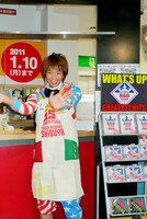 来場者に手を振る楽しんご♥。