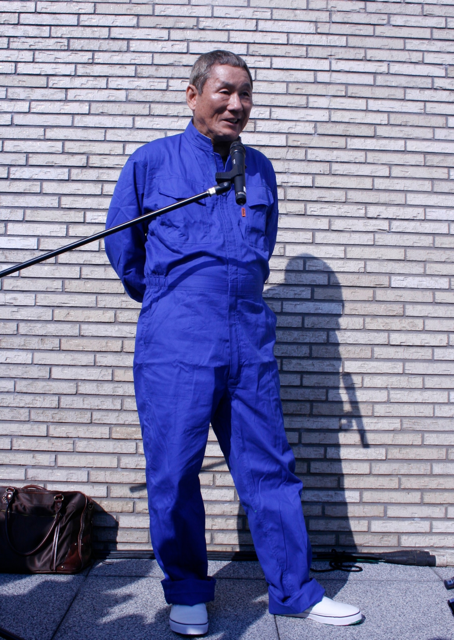 会見中のビートたけし。