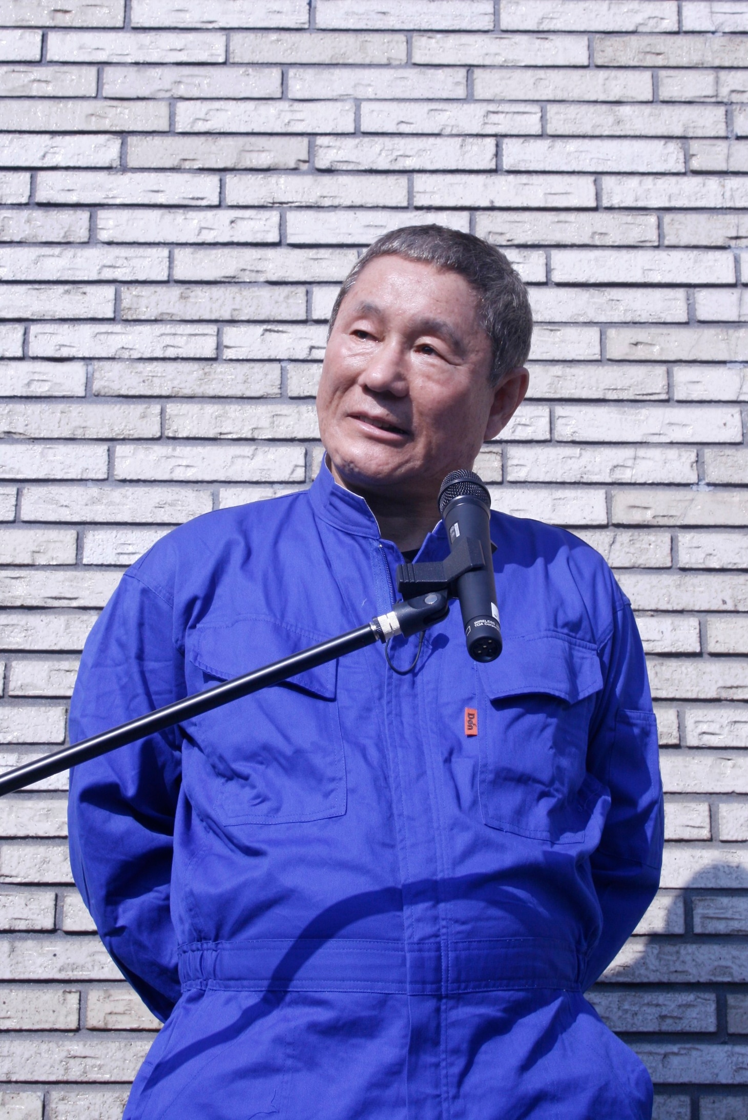 会見中のビートたけし。