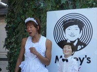 クリスマスの予定を聞かれた楽しんご♥。マイキーとマイキーのパパとダイハツの車でドライブに行きたいと語り、プレゼントに歌いたいと「Time To Say Goodbye」を歌い上げた。