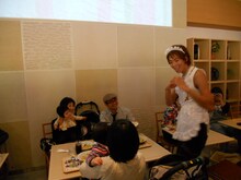 来客にラブ注入する楽しんご♥。