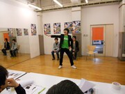 吉本興業がプロデュースするイケメンステージユニットオーディションの様子。歌の披露では、ミュージカル調にダンスをつけてアピールする人も。