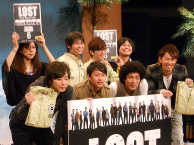 「よしもと若手芸人をLOST芸人にしよう！プロジェクト」発表記者会見に出席した、品川庄司・品川、オリエンタルラジオ藤森、ライセンス、トータルテンボス、椿鬼奴、中山功太。