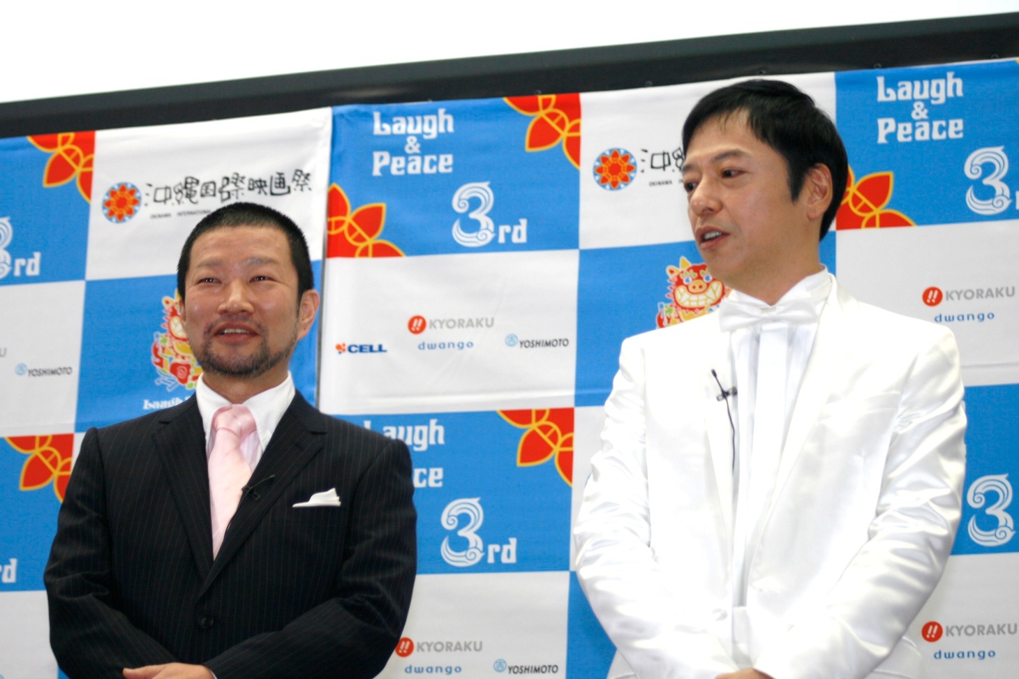 木村祐一（左）と板尾創路（右）。