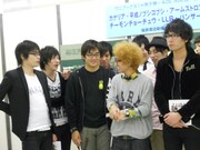 このメンバーの中で実際にルームシェアをしている平成ノブシコブシ吉村。5GAP久保田、ふくろとじ・てつみちと暮らしており、「最近てつみちが風呂を覗いてくる」と悩みを明かした。