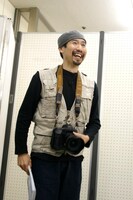 記者会見に姿を現した渡部は「こんにちは、初めまして。渡部陽一と申します。よろしくお願いいたします」と深々と一礼。