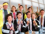 特別出演の淡島千景は「関西を代表する劇団になって、関東にも足を伸ばして欲しい」と劇団を激励。神野美伽と美木良介は舞台裏や本番で感動の涙を流したエピソードを語るなど、終始温かい雰囲気だった。