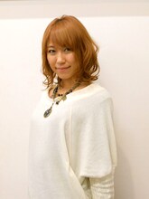 会見終了後、お笑いナタリーの取材に応じた桜 稲垣早希。